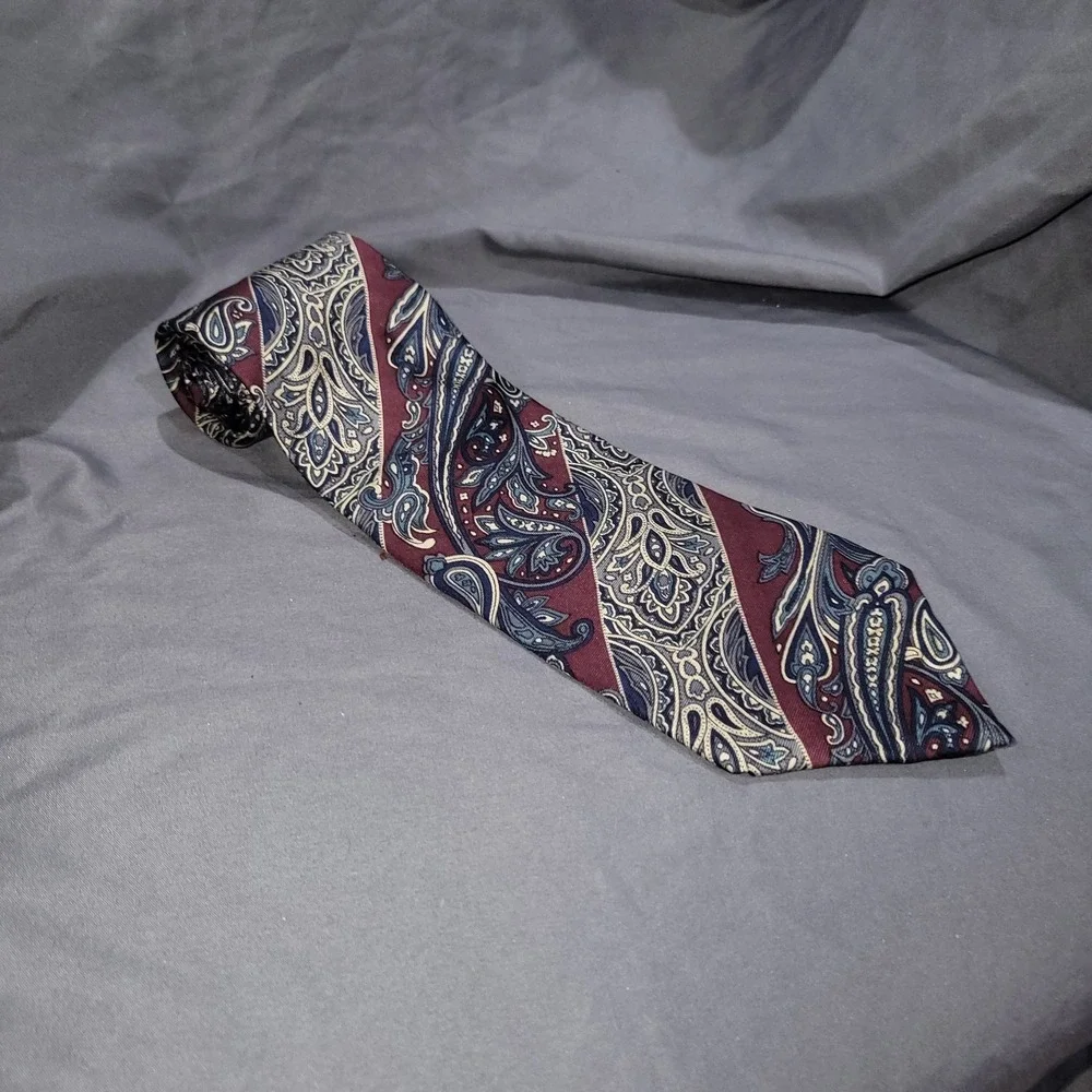 Cross & Windsor Mens Neck Tie Blue Red 100% Silk Classic Hand Made Dominican